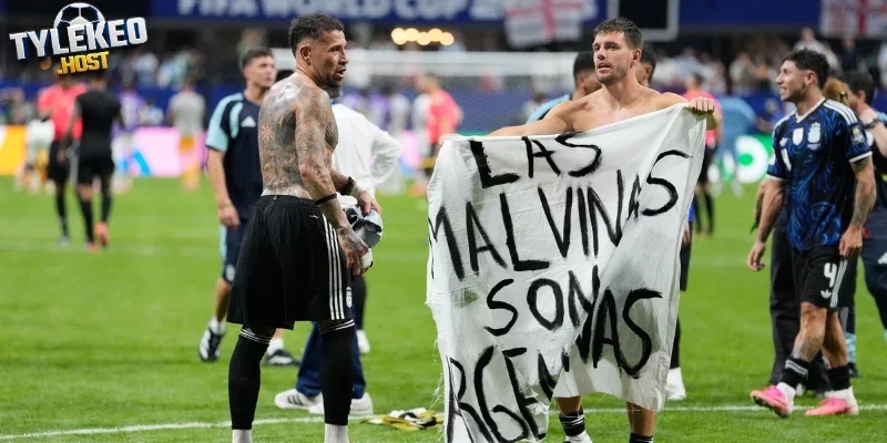 FIFA  điều tra và xử phạt các cầu thủ Argentina về biểu ngữ chính trị
