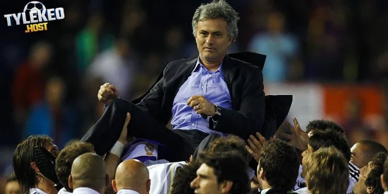 HLV Jose Mourinho ra điều kiện cho màn tái hợp Real Madrid