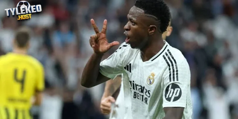 Vinicius gia hạn hợp đồng với đội Real Madrid 